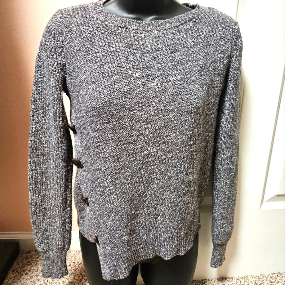 Design History Gray Crew Neck Sweater with Modern Side Slits